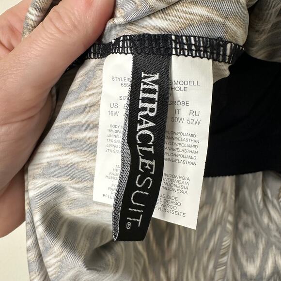 16W Miraclesuit Topkapi Peephole Tankini Top Plus Size Shaping Swimwear Beach - Picture 4 of 8